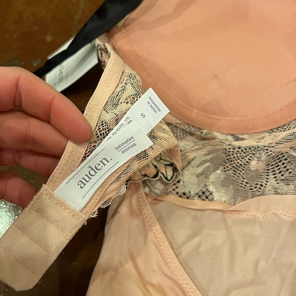 Pink Auden bodysuit - Picture 4 of 4